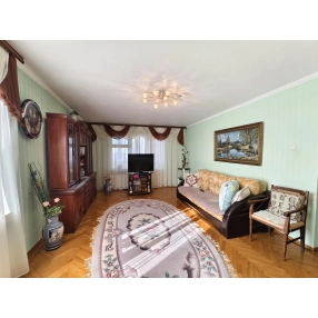 2-к. квартира, 81,8 м², 2/5 эт.